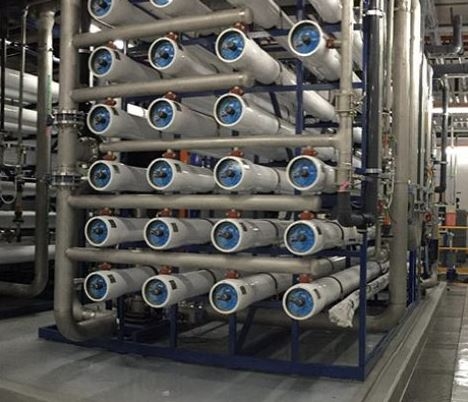 Treatment of water and networks by ultrafiltration